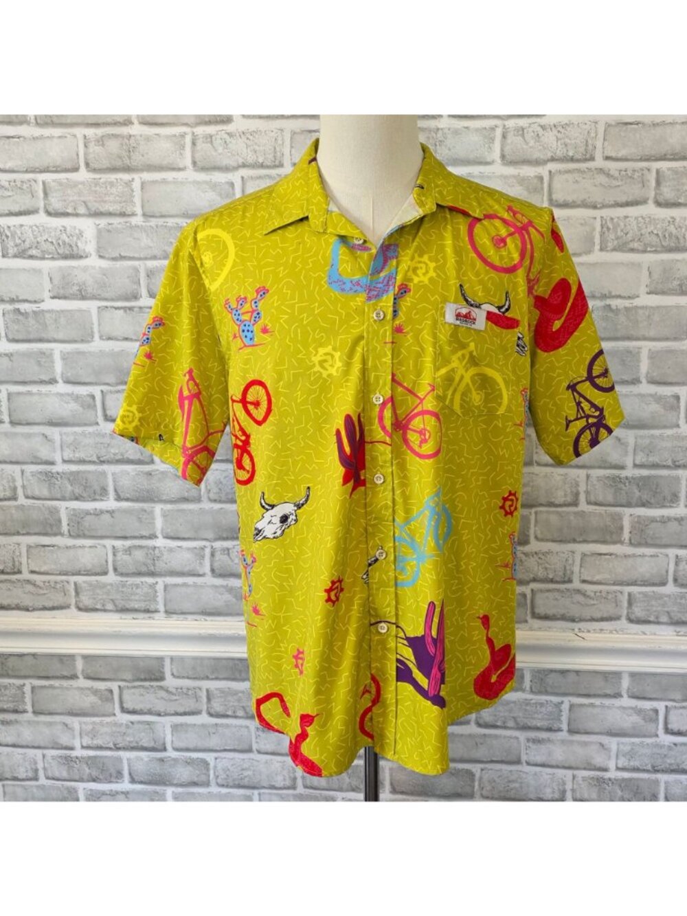 PSI Party Shirt International L Red Rock Desert Vaporwave Biker Party Shirt - Picture 2 of 9